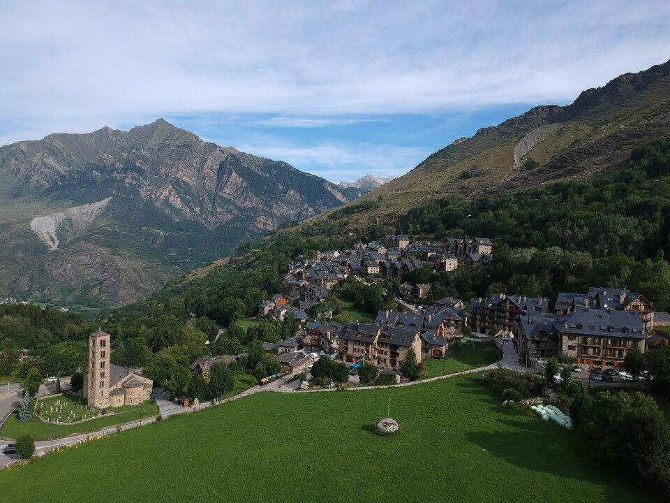 Apartamento con terraza y vistas panorámicas en Taüll Exterior foto